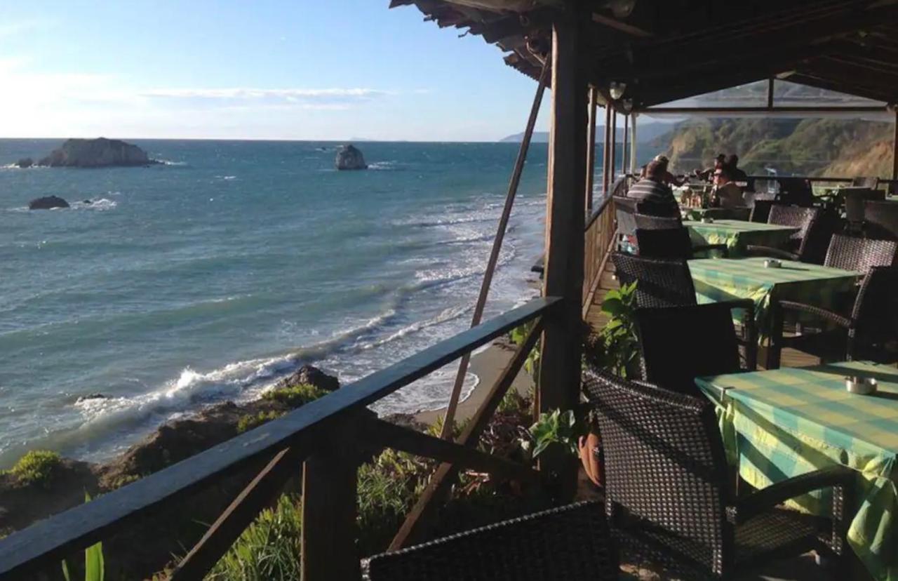 Stefanias Prasoudi Beach Ágios Matthaíos Exteriör bild