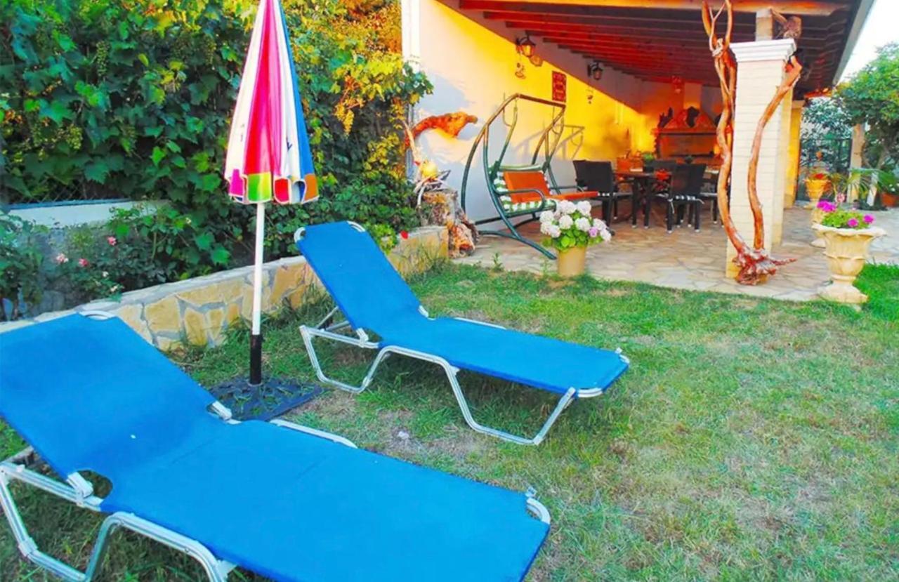 Stefanias Prasoudi Beach Ágios Matthaíos Exteriör bild