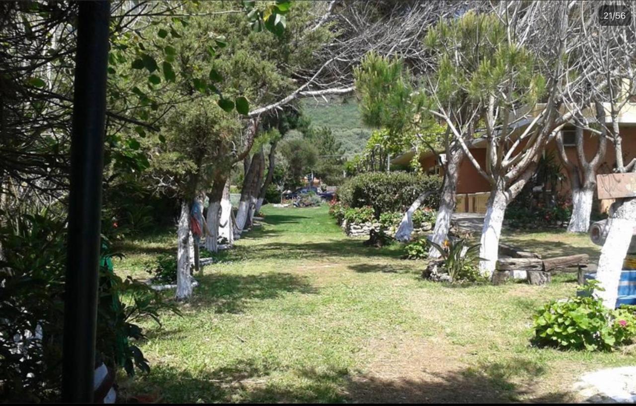 Stefanias Prasoudi Beach Ágios Matthaíos Exteriör bild