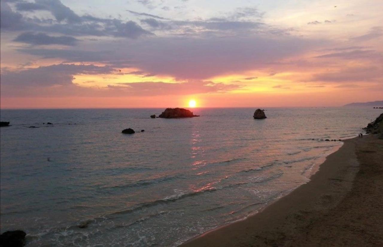 Stefanias Prasoudi Beach Ágios Matthaíos Exteriör bild