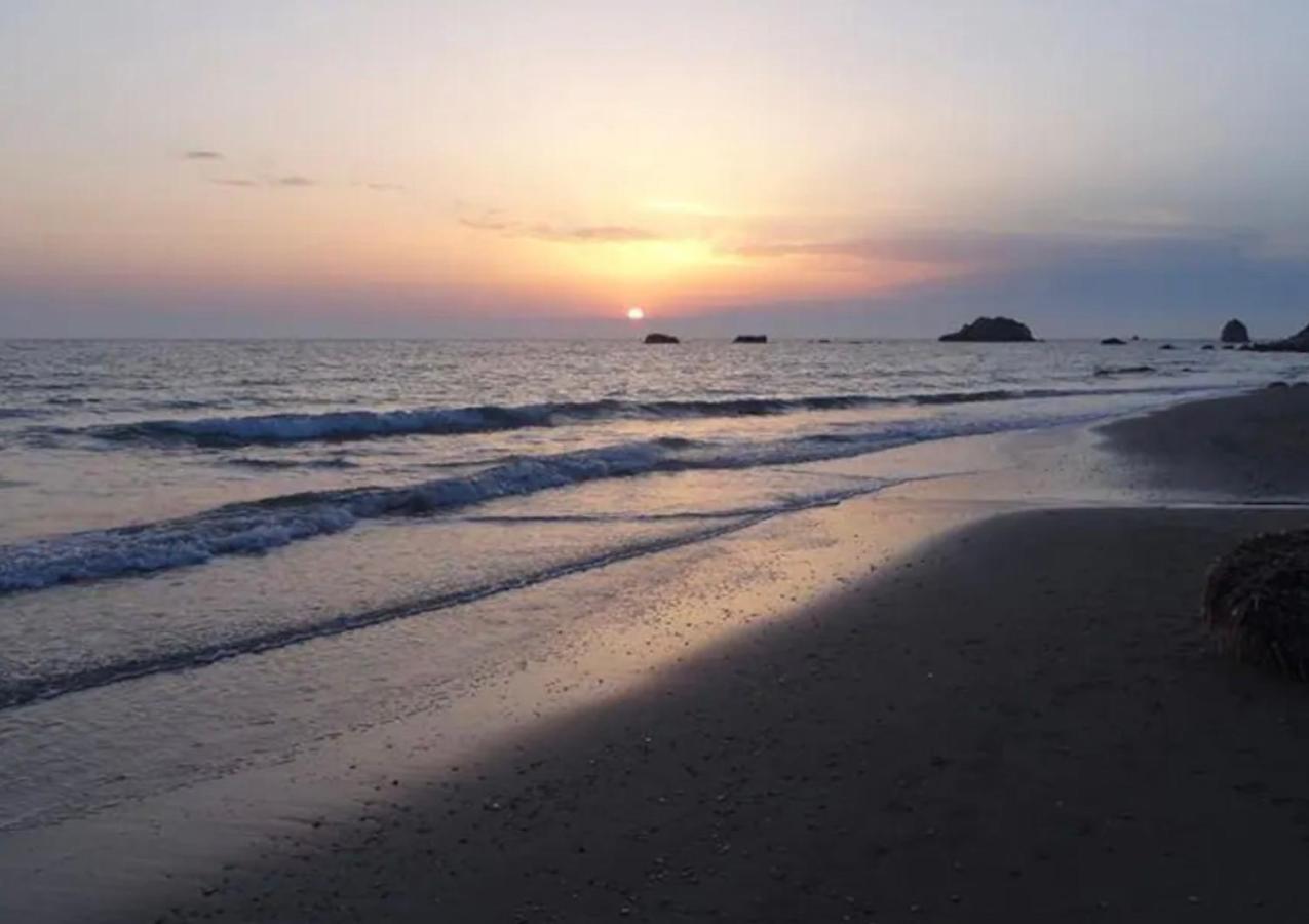 Stefanias Prasoudi Beach Ágios Matthaíos Exteriör bild